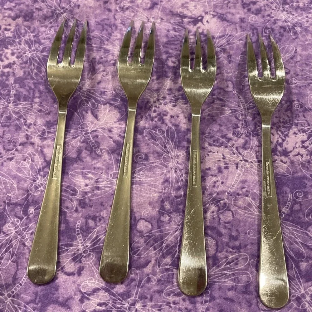 The Main Course MNF3 Dinner Forks Fork Korea Stainless Flatware Set of 4 Vintage